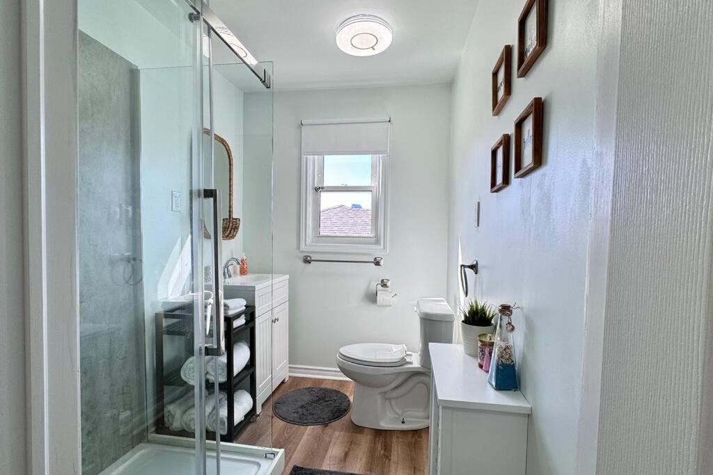 Near The Falls Two Bedroom - 5 Min Walk To Clifton Niagara Falls Exterior photo